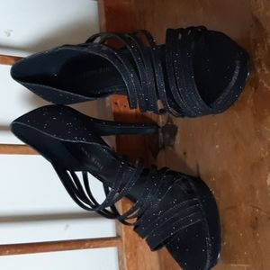 Gianni Bini strappy heel